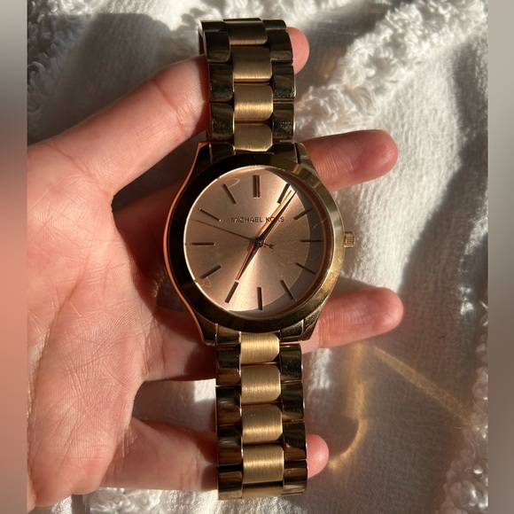 Michael Kors Rose Gold Watch - Picture 2 of 8